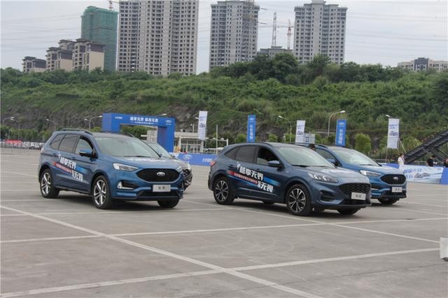 试驾锐际：除了耍帅，它还是一台会劈弯、漂移的四驱车