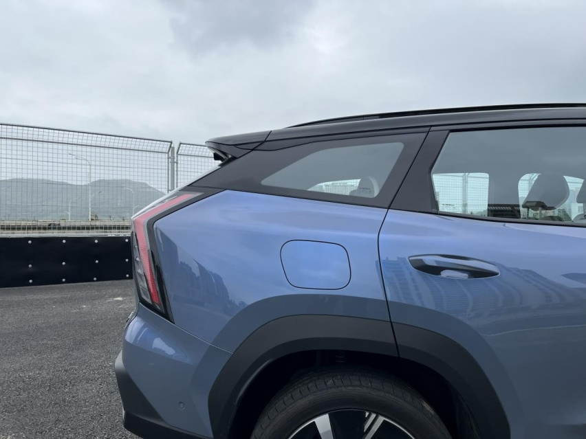 试驾官丨赛道实测博越L，“最好开的城市SUV”名副其实？