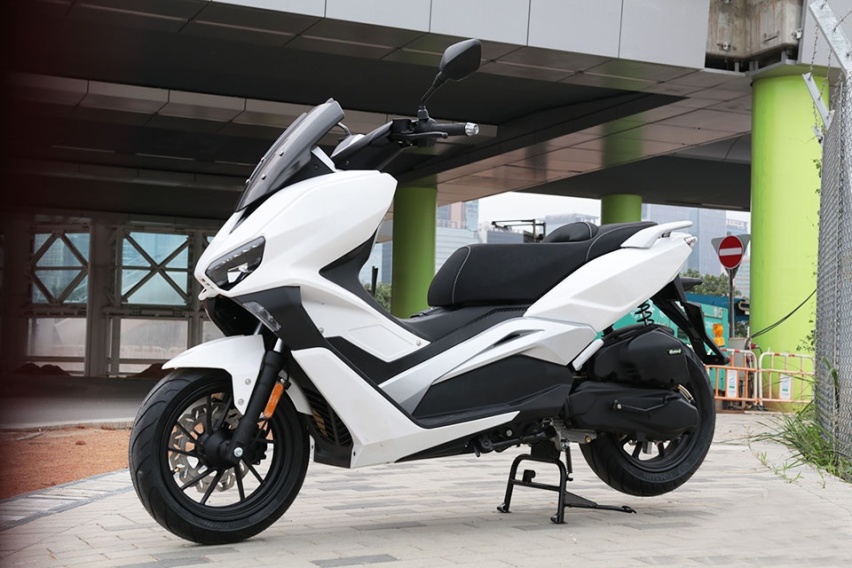 龙嘉VMAX300原型？ 意大利FORMULA 125