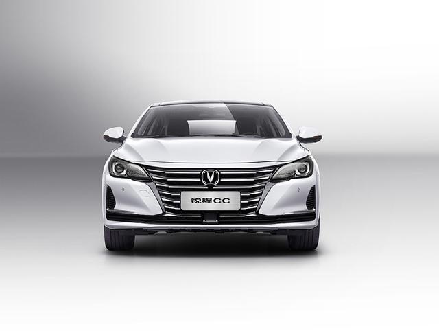 名字和价格一起做“减法”，这款自主中型轿车只要8.49万元起