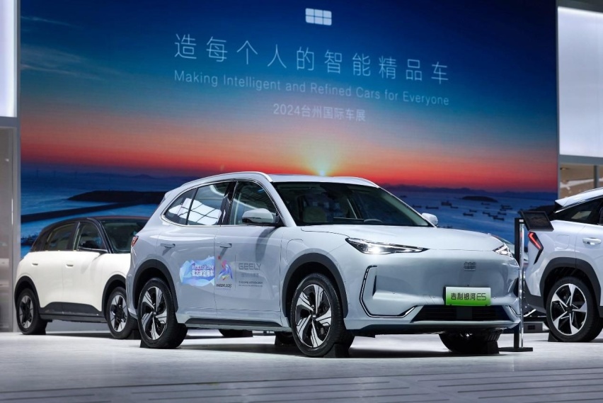 吉利汽车9月销量出炉，破20万辆创新高，银河系列热销新能源大涨
