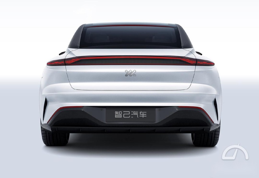 续航超1000km 智己汽车品牌和概念车同时发布