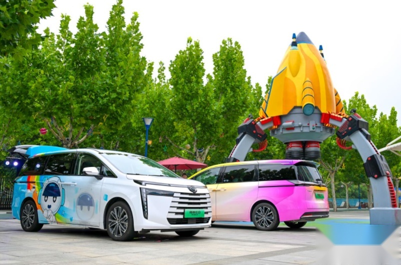 传祺E8荣耀上市，16万出头解锁混动MPV，轴距超2米9带侧滑门