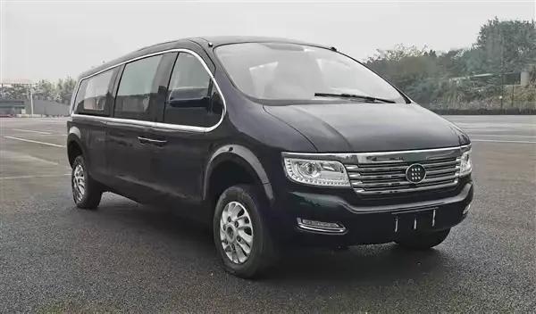 东风小康造纯电MPV 车长6米 外观一言难尽