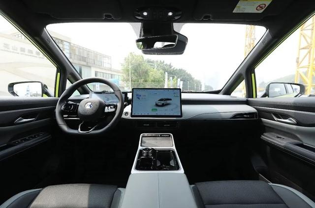 代步潮品最大续航620km，合创Z03售13.28万起