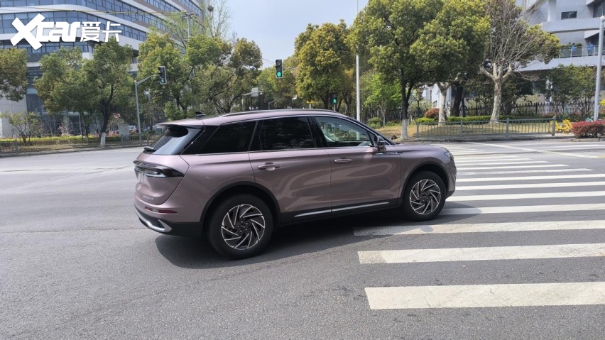 本来一直在纠结买哪款豪华SUV