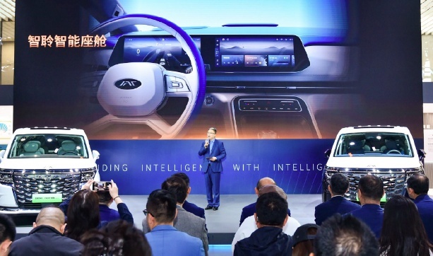 中国造了一辆“腾势D9”！超豪华MPV，2.0T/插混，16万级预售