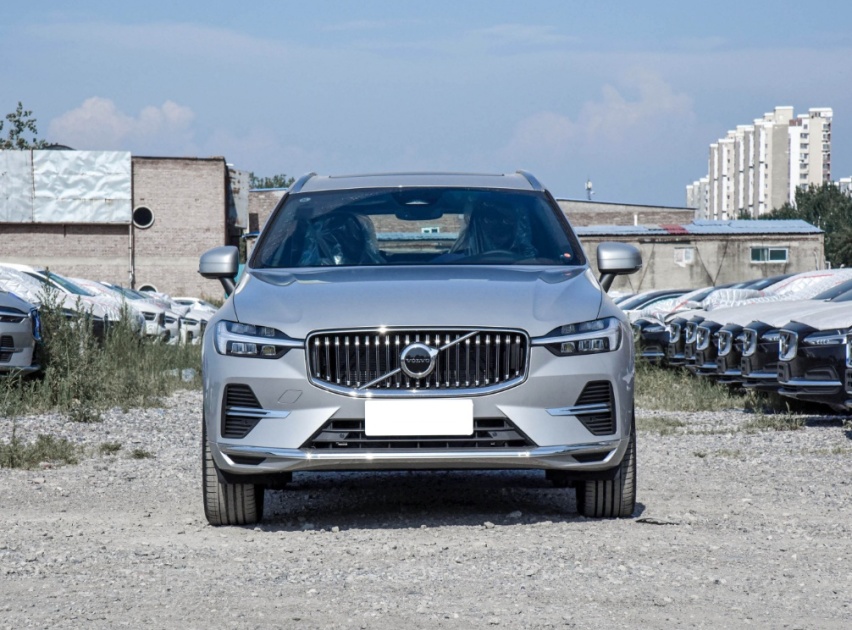 沃尔沃XC60，与宝马X3同级别，降至30万，你还买宝马X1吗？