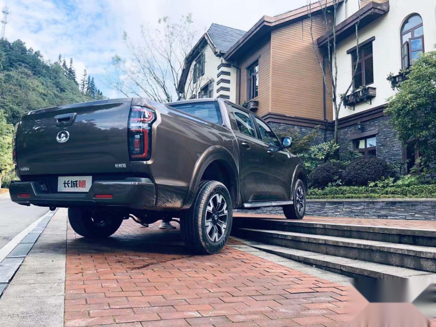 看似公交车 驾似越野车 长城炮深度试驾到底是好是坏