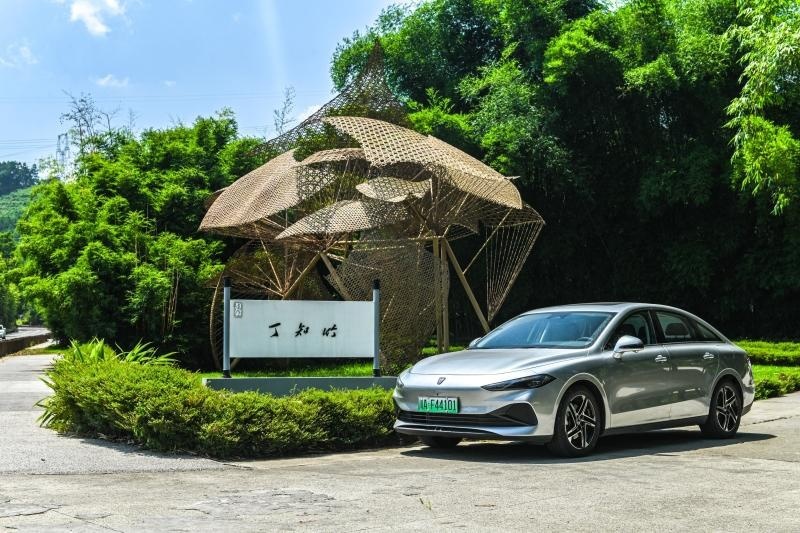 买新能源车,认准安芯承诺标准!行业唯一“零燃保障”护航荣威“上汽荣威西部大区DMH大美好发现之旅-成都站”