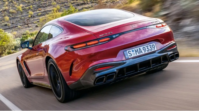 还看911？全新奔驰AMG GT实拍图发布，这颜值确实没得说