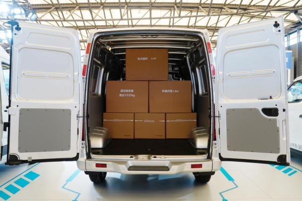 售价24.18万元起，上汽大通MAXUS EV80 PRO重磅上市！