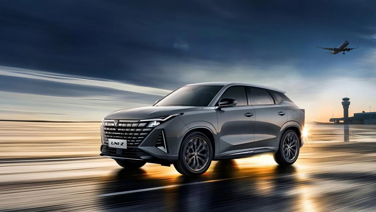 配備新藍(lán)鯨動(dòng)力系統(tǒng),2025款長(zhǎng)安UNI-Z新車(chē)型上市 配備新藍(lán)鯨動(dòng)力系統(tǒng),2025款長(zhǎng)安UNI-Z新車(chē)型上市