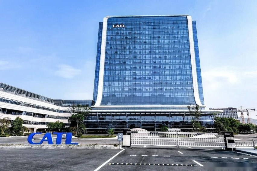 众车企揭竿而起，自建电池厂，“宁王”何不下场造车？