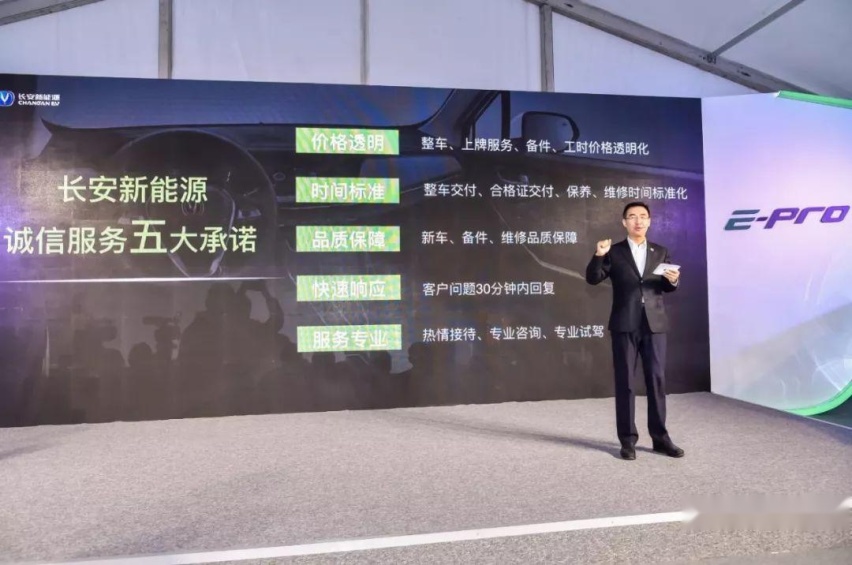 武可起步秒钢炮，文能续航跑半月，这款性能车仅10.69万起