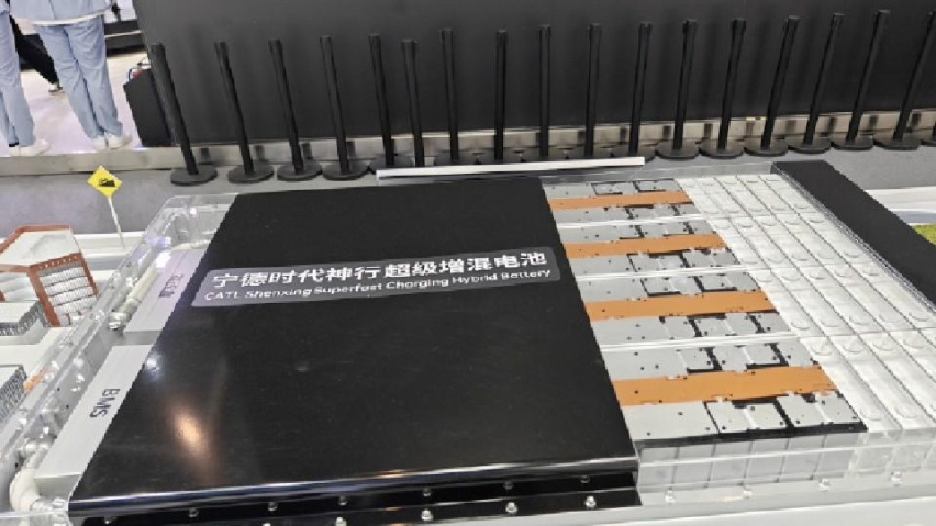 新技术续航2000公里，宁德时代增程，反扑比亚迪插混？