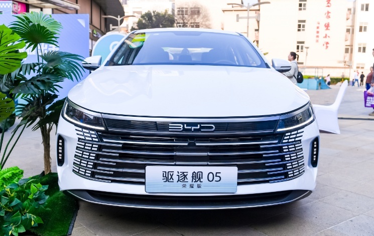 A0级纯电车杀入10万内，海洋网荣耀版车型“电比油低”动真格？