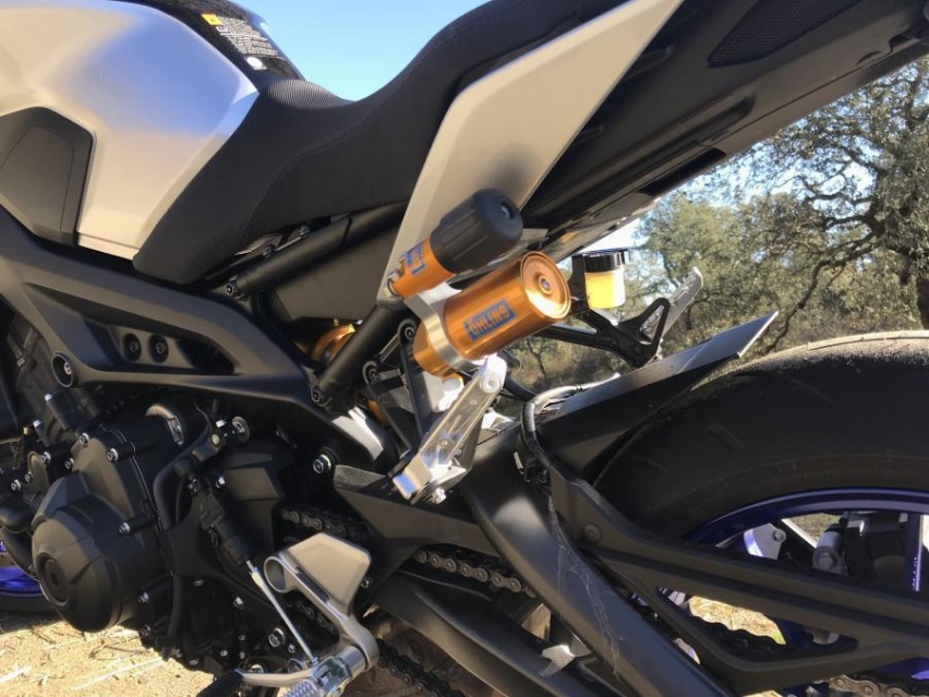 MT-09/Z900/STREET TRIPLE RS对比