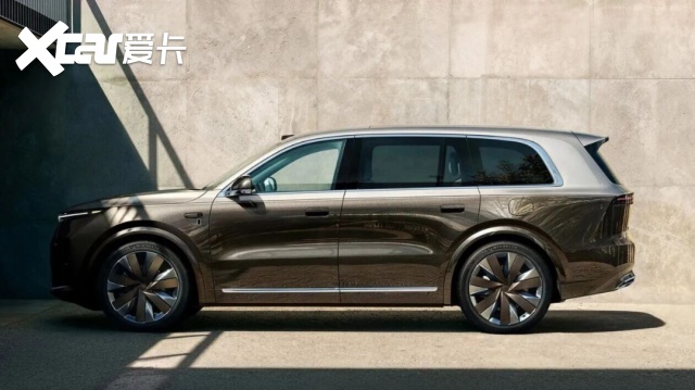 10年打磨!新一代理想L9官宣,全线控底盘+自研5nm芯片,冲击60万价位,太猛了! 10年打磨!新一代理想L9官宣,全线控底盘+自研5nm芯片,冲击60万