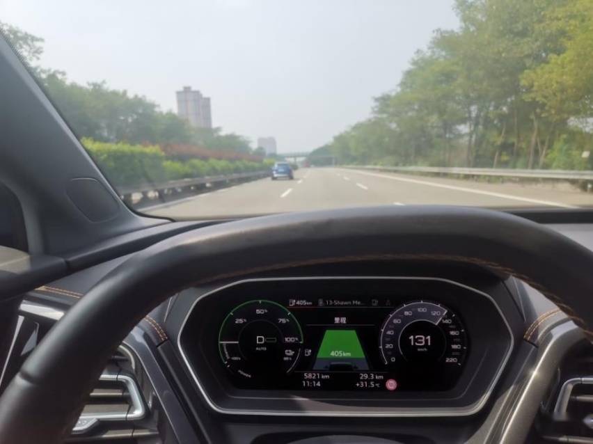 德味十足的纯电SUV，奥迪Q4 e-tron山路表现让人上瘾