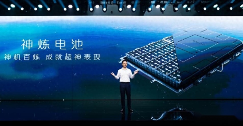 比秦更大！灵犀混动+神炼电池，五菱星光11月下旬上市