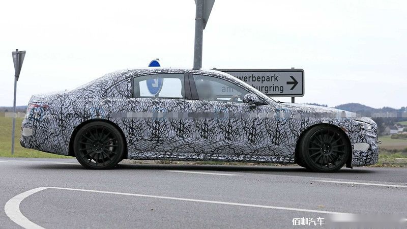 2022-mercedes-amg-s63-spy-photo-side (1).jpg