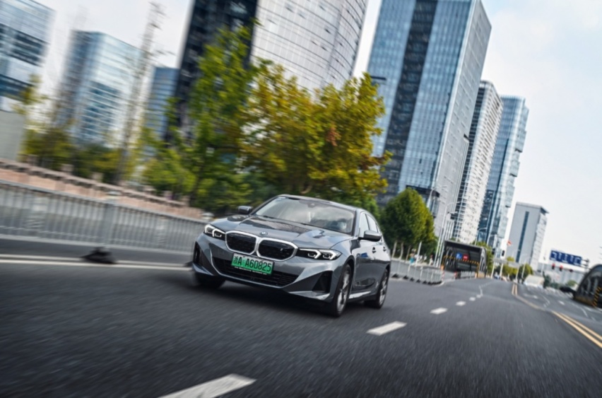 新能源时代，驾驶爱好者们的选择依旧会是BMW