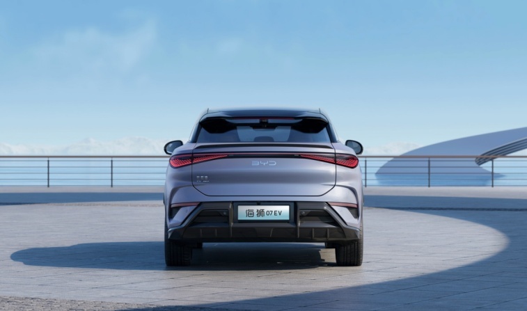 首款中型纯电SUV！比亚迪海狮07 EV亮相，或20万起，根本不愁卖？
