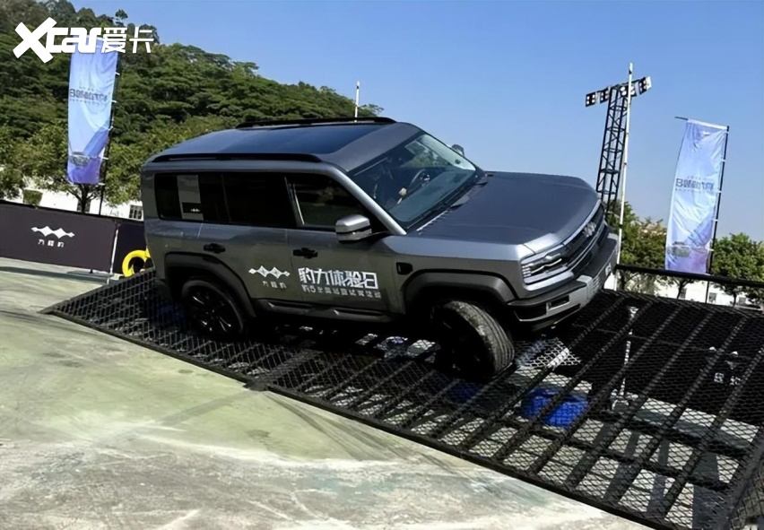 方程豹豹5场地试驾，超级混动硬派SUV到底硬在哪儿？
