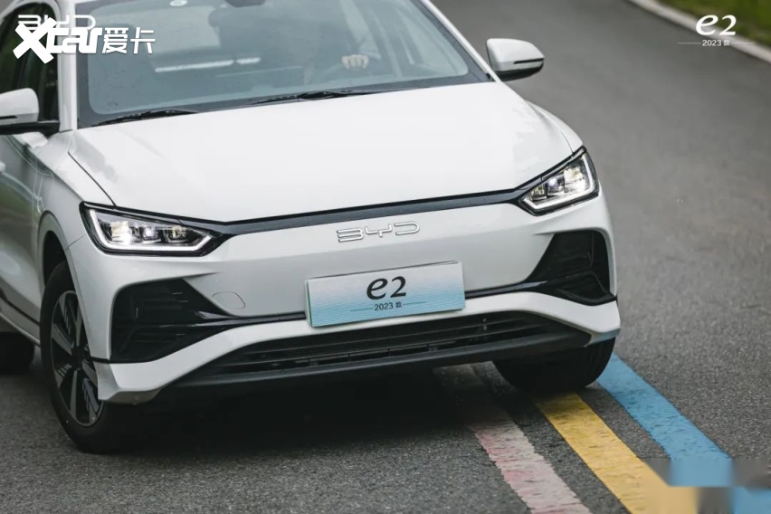 试驾2023款比亚迪e2 一款10万级的家庭"新座驾"-爱卡汽车爱咖号