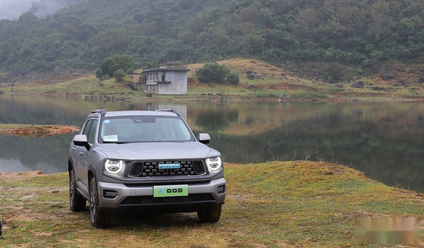 这辆“轻越野SUV”真带电，哈弗二代大狗真的做到了全面提升？