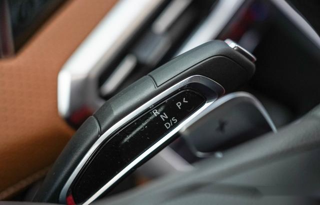 实拍上汽大通MAXUS G50 PLUS：15万级「全家快乐车」