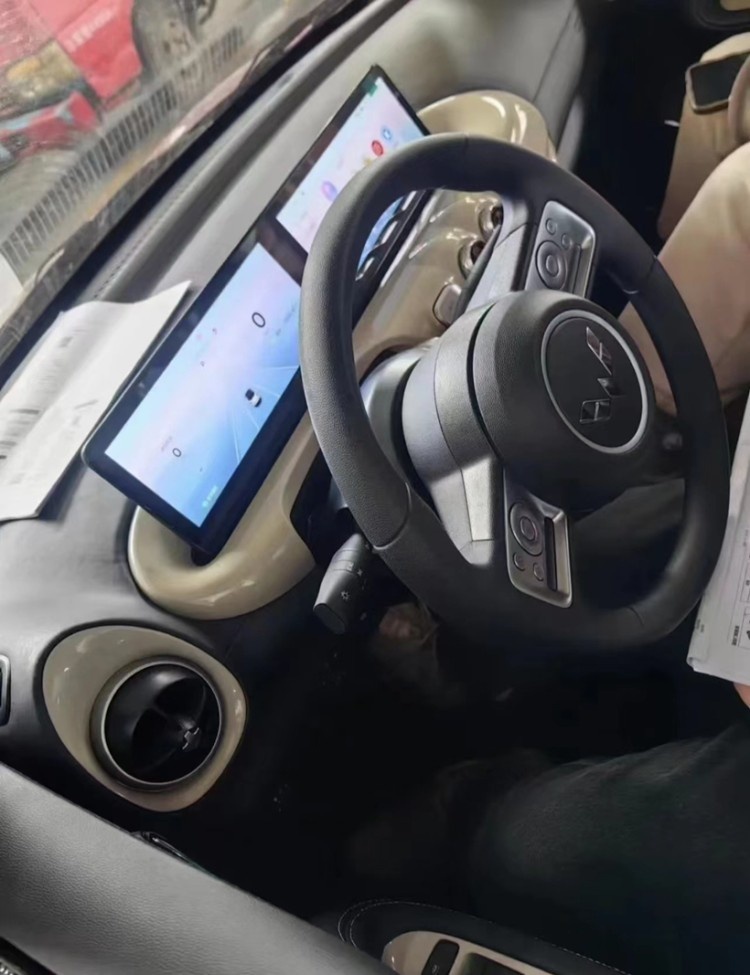 比宏光MINIEV更大，五菱全新车，或售7-10万！