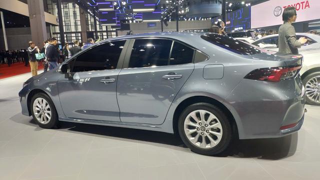 上海车展:一汽丰田卡罗拉双擎实车