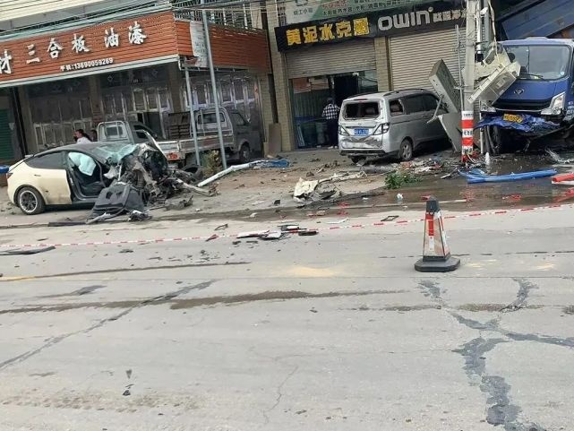 红黑榜 | 极氪再破万，问界A柱弯，恒驰裁员忙