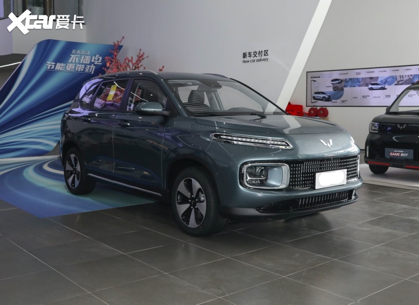 五菱首款混动SUV上市！不到9万外观炫酷，配2.0混动续航1100Km