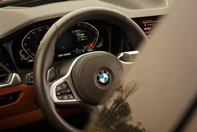 试驾全新BMW 3系：更舒适是事实，但绝非不运动