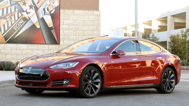 特斯拉Model S新款要上市，现在抄底老款二手车，只要23万元？