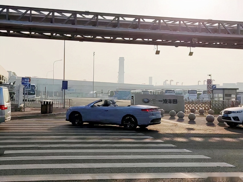 比亚迪汉敞篷版、汉旅行版路试曝光，续航达600km，你会选择吗？