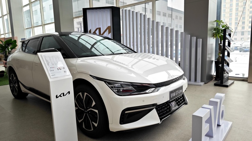起售价28.28万的进口电动车 探店实拍起亚EV6 运动感十足