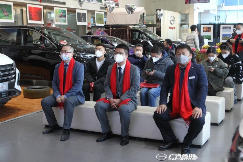 广汽传祺M8大客户交车仪式在济南明沛4S店隆重举行