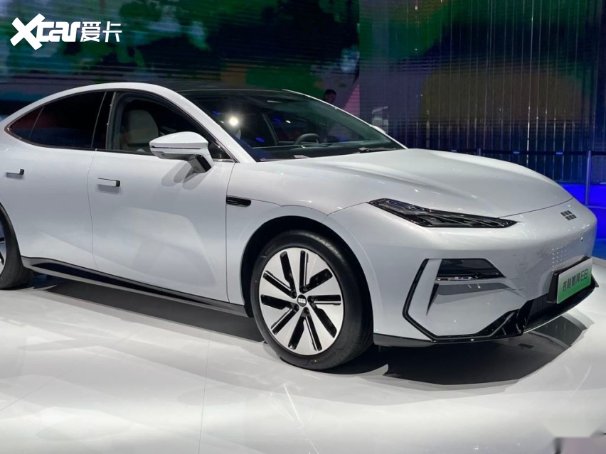 吉利银河 e8 惊艳广州车展,成为中国新一代纯电旗舰代表-爱卡汽车爱咖