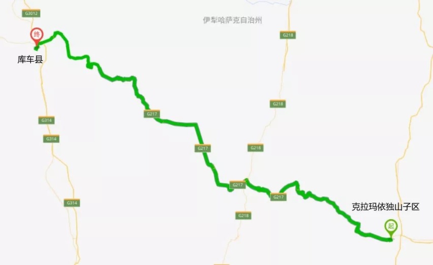 驾虎猎奇驭天山，一日赏遍春夏冬！