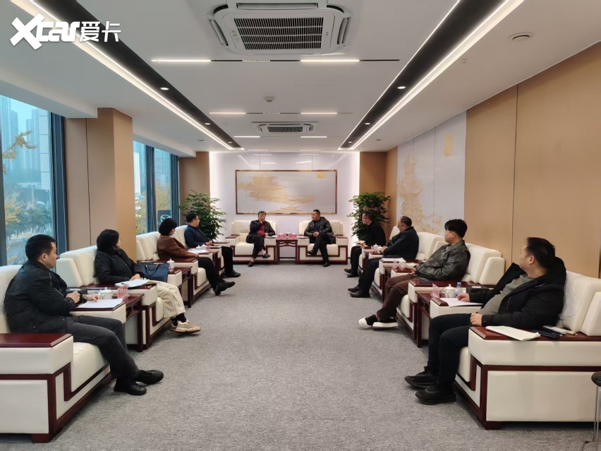 重庆市工商联副主席黄昕调研中国（重庆·巴南）二手车出口基地