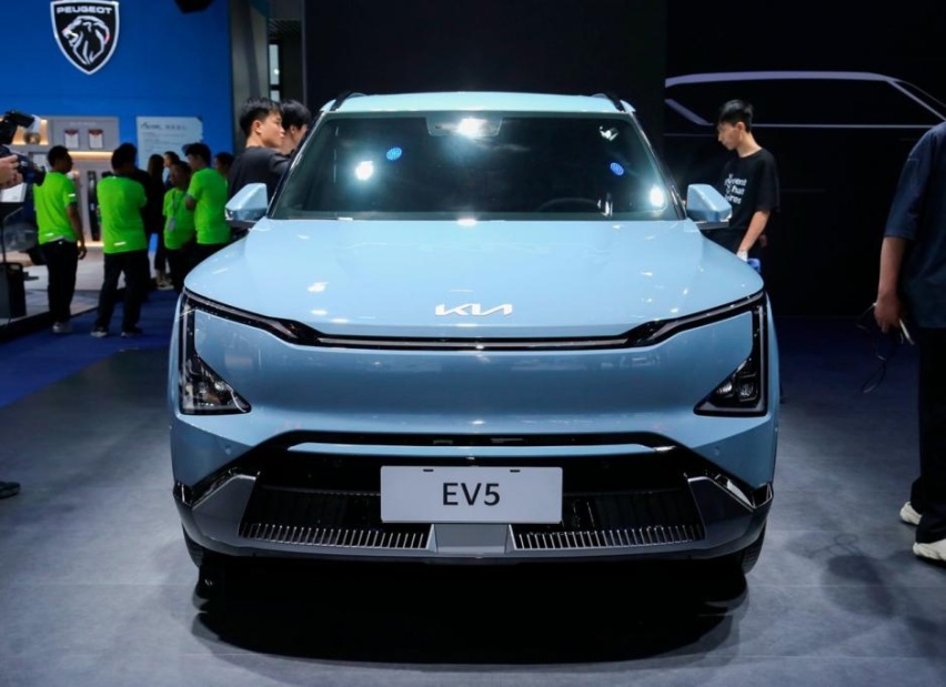 起亚新纯电SUV，侧身很像传祺GS8，正脸很像银河L7，缝合起来！