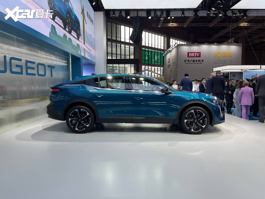 预售14.57万,东风标致408x车展实拍,凡尔赛c5 x不香了