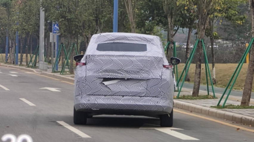 小鹏全新MPV，续航或超700公里，充电比极氪腾势快？