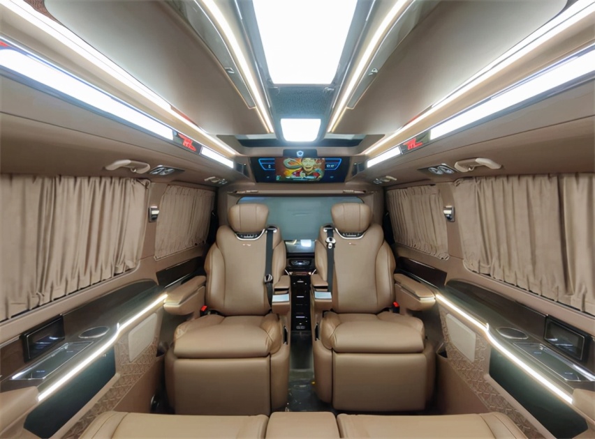 奔驰V260L高端定制车型，伟昊众神系列全隔断七座商务车现车