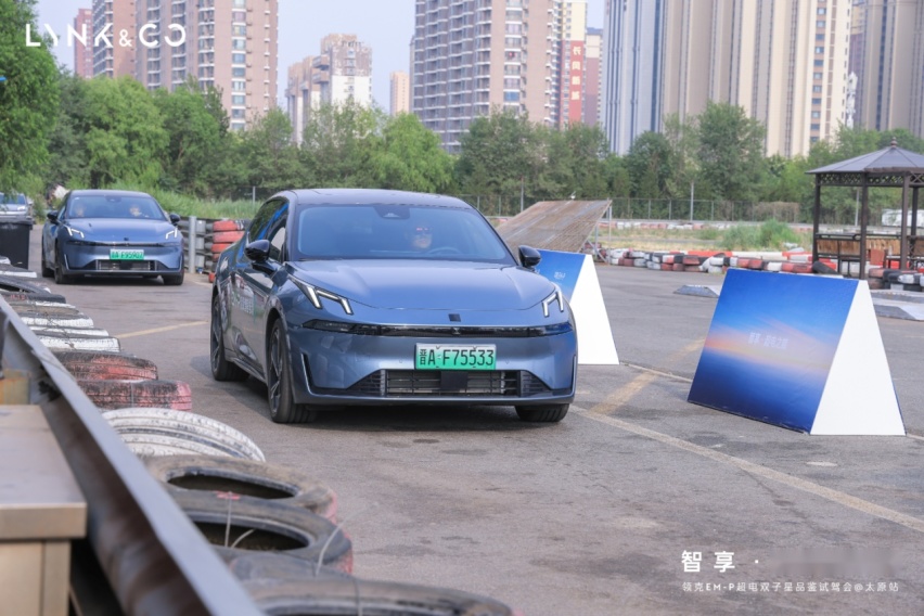 20万内的“驾驶者之车”，试驾领克07 EM-P，节能又好开