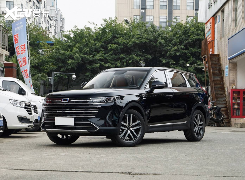 这台中大型suv不到17万,轴距2870,配2.0 8at